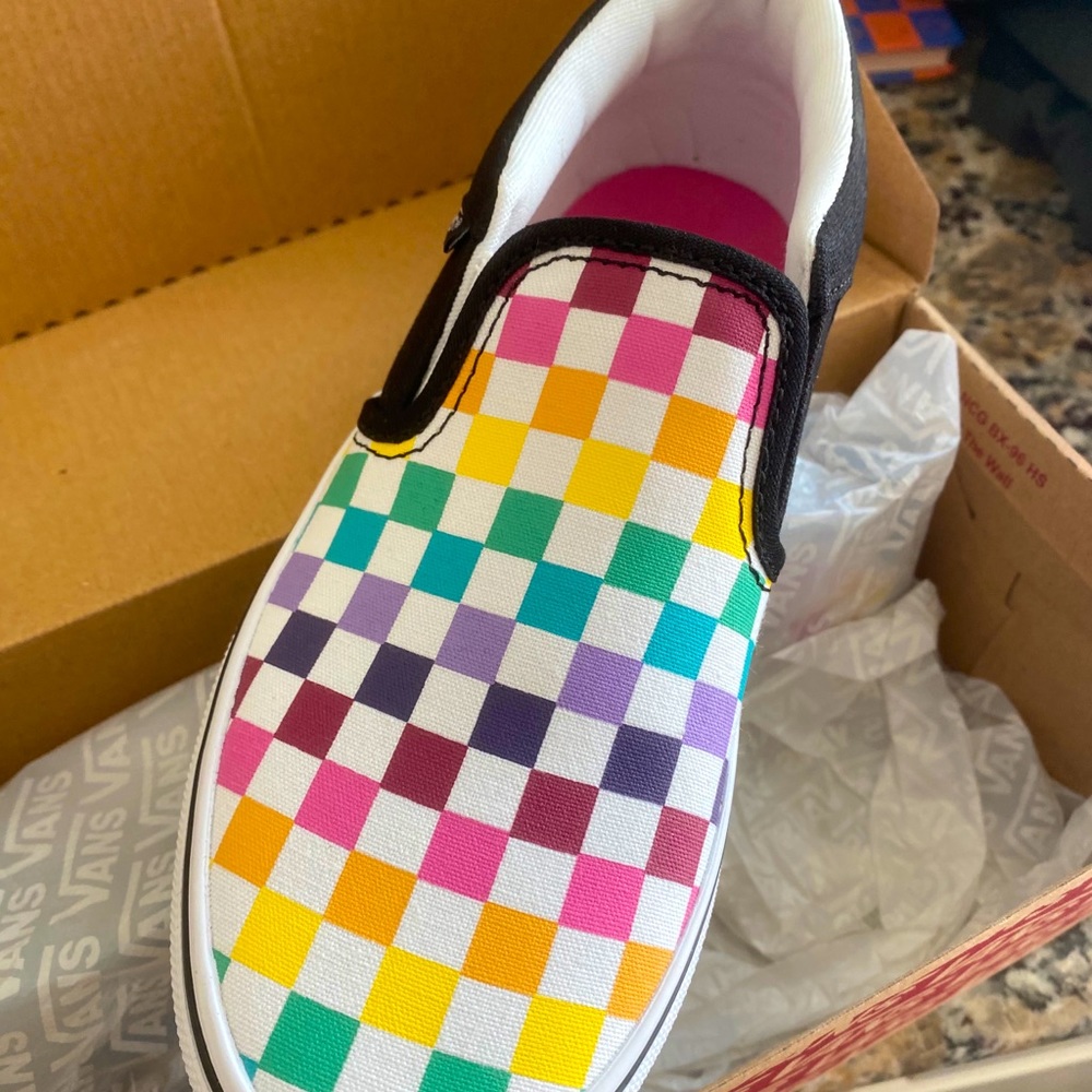 Vans youth SZ 3 NIB. Too late to return